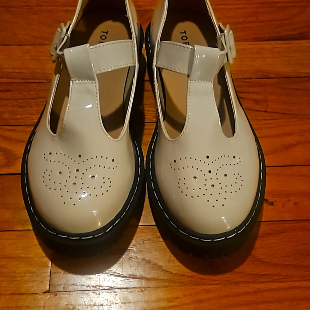 Torrid shoes new never worn
